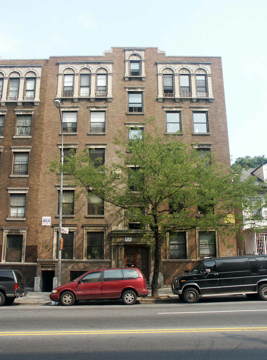 2324 University Ave in Bronx, NY - Building Photo