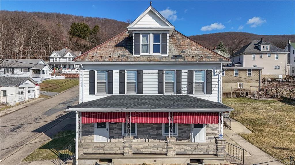 321 W Babbitt Ave in Pen Argyl, PA - Building Photo