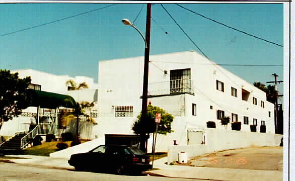 4029 Broadway in Hawthorne, CA - Foto de edificio - Building Photo