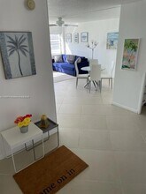 220 Kings Point Dr, Unit 105 in Sunny Isles Beach, FL - Building Photo - Building Photo