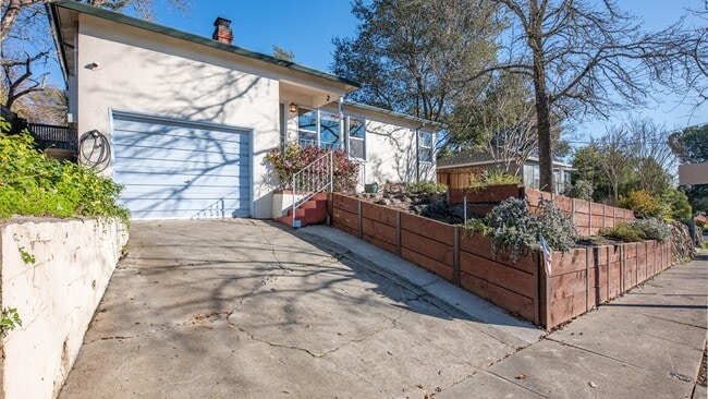 2434 Humboldt St in Santa Rosa, CA - Building Photo - Building Photo