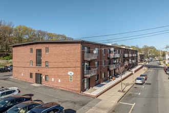 550 Central in Harrison, NJ - Building Photo - Building Photo