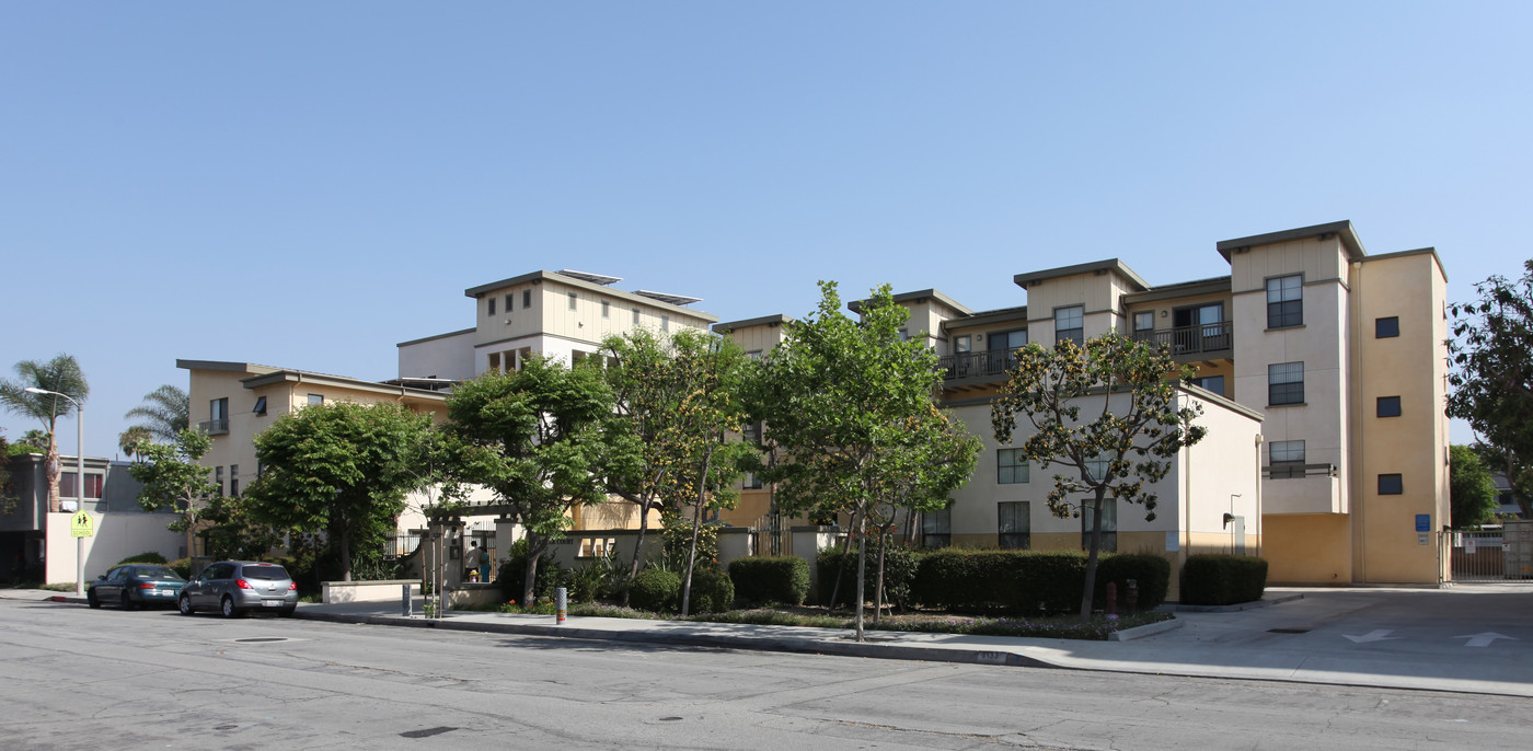 Heritage Court in Downey, CA - Building Photo