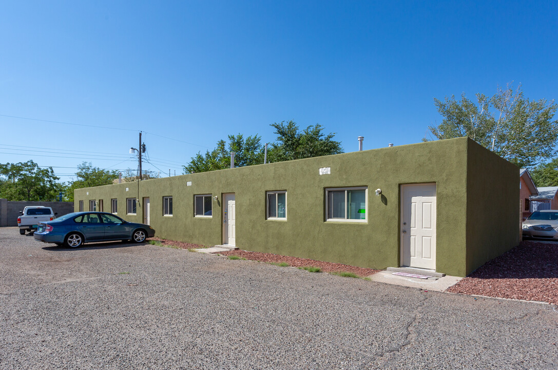 135 General Arnold St NE in Albuquerque, NM - Foto de edificio