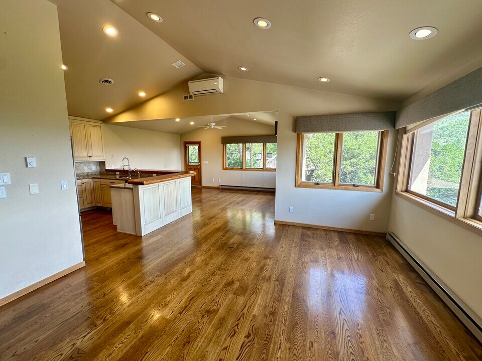 1400 Overlook Dr in Steamboat Springs, CO - Building Photo