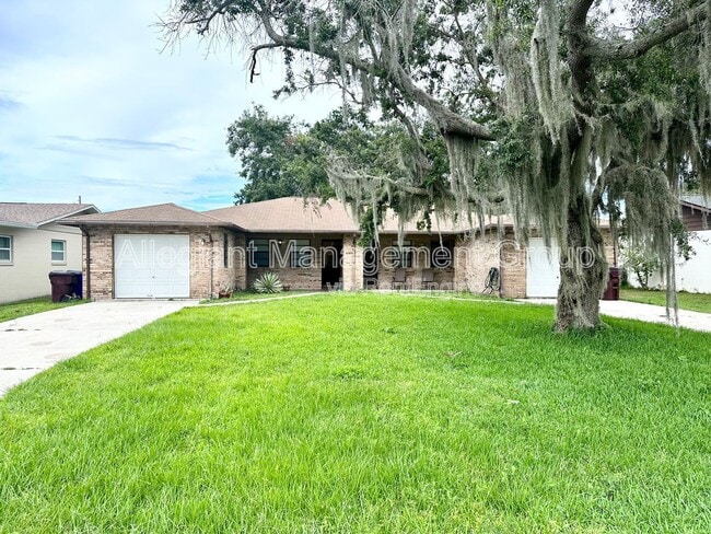 property at 1607 Dakota Ave