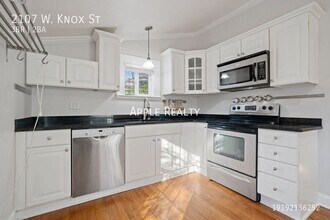 2107 W Knox St in Durham, NC - Foto de edificio - Building Photo