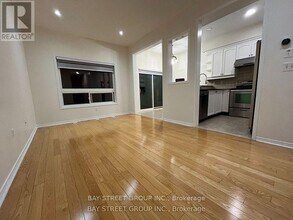 11 Wyper Square in Toronto, ON - Building Photo - Building Photo