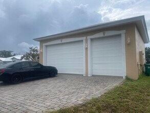 2643 SW Harem Cir in Port St. Lucie, FL - Building Photo - Building Photo