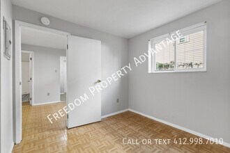 118 Charles St in Mount Oliver, PA - Building Photo - Building Photo