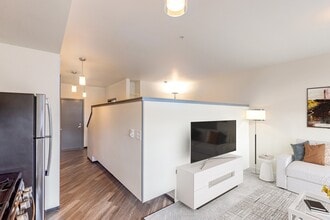 Saffron Apartments in Sammamish, WA - Building Photo - Building Photo