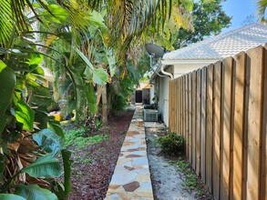 13964 Morning Glory Dr in Wellington, FL - Building Photo - Building Photo