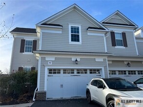30 Hamilton Dr in Cranbury, NJ - Building Photo - Building Photo