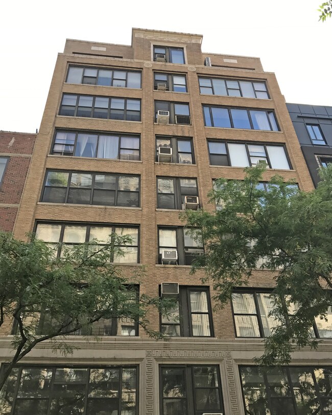 233 W 26th St in New York, NY - Building Photo - Building Photo