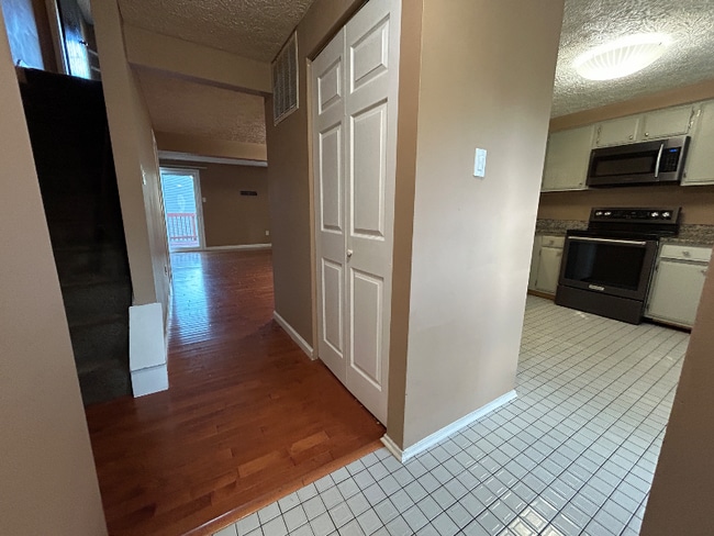 8551 Castlemill Cir in Perry Hall, MD - Building Photo - Building Photo