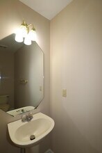 3852 Sugar Creek Dr in Lexington, KY - Building Photo - Building Photo
