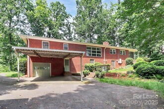 207 Oak Dr in Belmont, NC - Building Photo - Building Photo