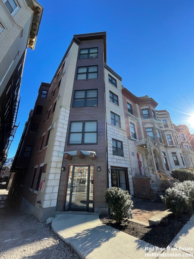 461 Park Dr, Unit 202 in Boston, MA - Building Photo - Building Photo