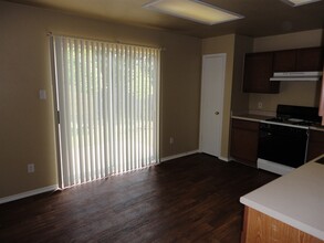 132 Hunter Rex Way in Kyle, TX - Building Photo - Building Photo