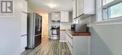 112 Brantwood Dr in Toronto, ON - Building Photo - Building Photo