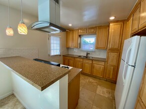 15707-15707 1/2 Larch Ave in Lawndale, CA - Building Photo - Building Photo