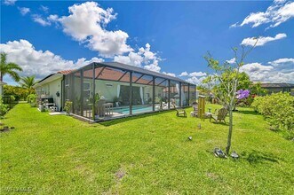 2833 Royal Gardens Ave in Ft. Myers, FL - Building Photo - Building Photo