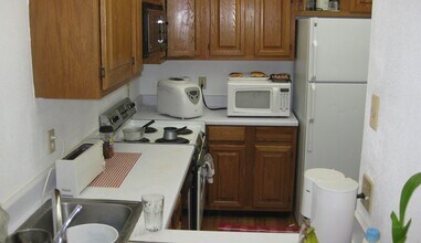 2207 S Braeswood Blvd in Houston, TX - Foto de edificio - Building Photo