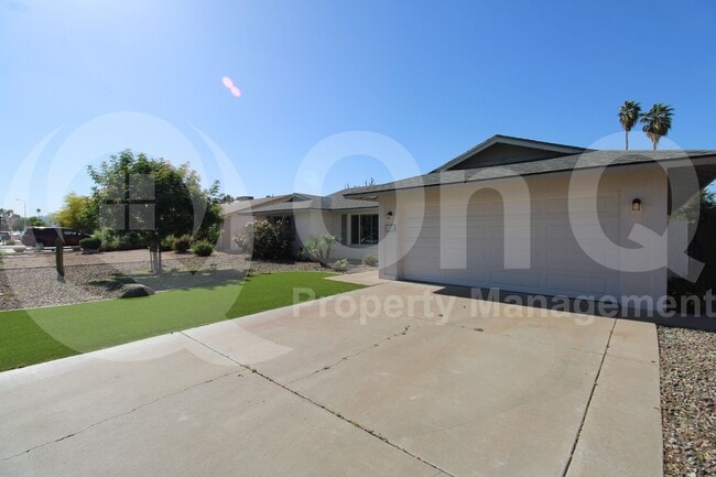 property at 1338 E Redfield Rd