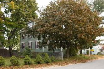 39 Cloudman St in Westbrook, ME - Building Photo - Building Photo