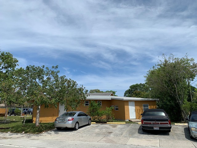 240 NW 12th St in Pompano Beach, FL - Building Photo - Building Photo