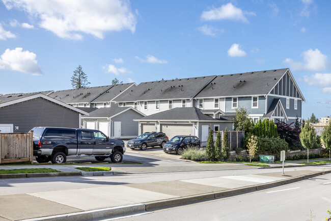 Latimer Heights in Langley, BC - Building Photo - Building Photo