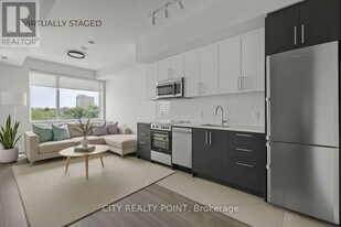 664 Spadina Ave. in Toronto, ON - Building Photo