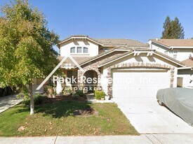 10093 E Taron Dr in Elk Grove, CA - Building Photo