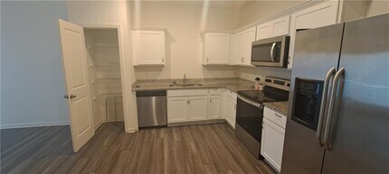 1511 Vernon Blvd in Decatur, GA - Foto de edificio - Building Photo