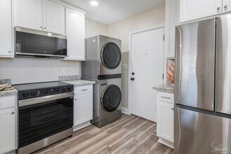 3081 N 16th Ave in Pensacola, FL - Building Photo - Building Photo