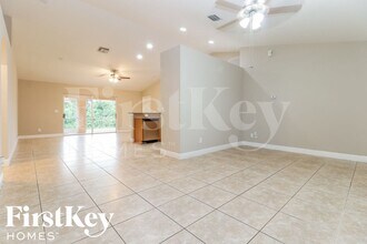 4213 12th St SW in Lehigh Acres, FL - Foto de edificio - Building Photo