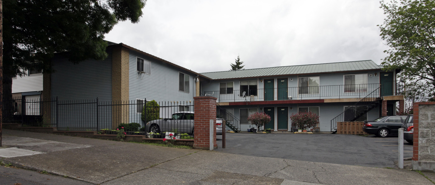 2703 SE 51st Ave in Portland, OR - Building Photo