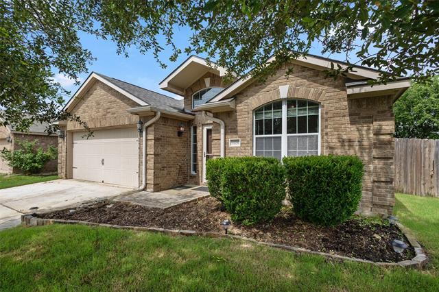 1104 Primrose Dr in Sanger, TX - Building Photo - Building Photo