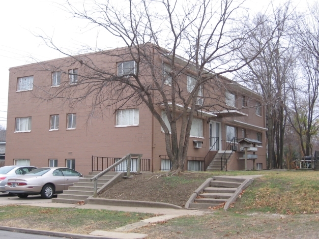 Cox Apartments in Bartlesville, OK - Building Photo - Building Photo