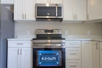 88 Bayview Ave in Bay Point, CA - Foto de edificio - Building Photo