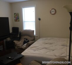 36 Colborne Rd, Unit 2 in Boston, MA - Foto de edificio - Building Photo