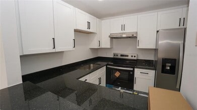 842 Angela Ln in Kissimmee, FL - Building Photo - Building Photo