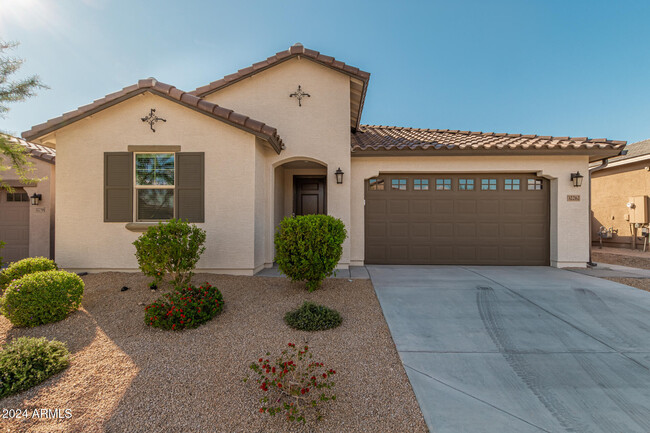 32262 N 21st Ave in Phoenix, AZ - Foto de edificio - Building Photo