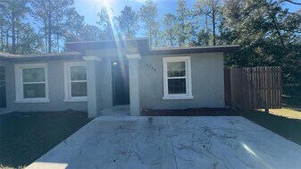 8950 N Mendoza Way in Citrus Springs, FL - Building Photo