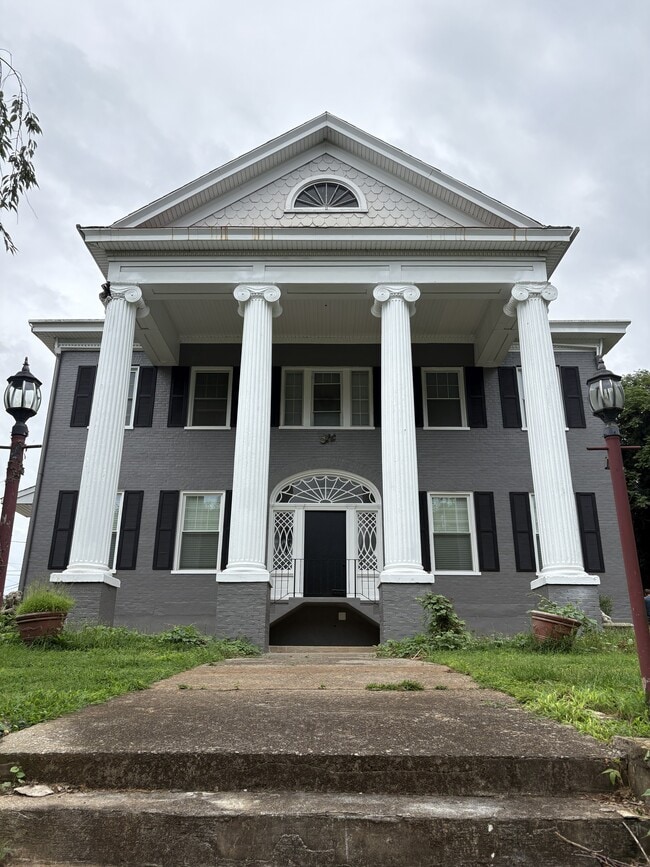 The Everly in Roanoke, VA - Building Photo - Building Photo
