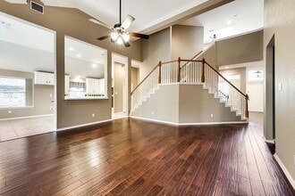 1920 Parktree Dr in Arlington, TX - Building Photo - Building Photo