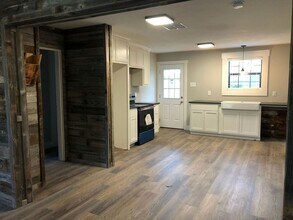 4200 Valview Dr in Waco, TX - Building Photo - Building Photo