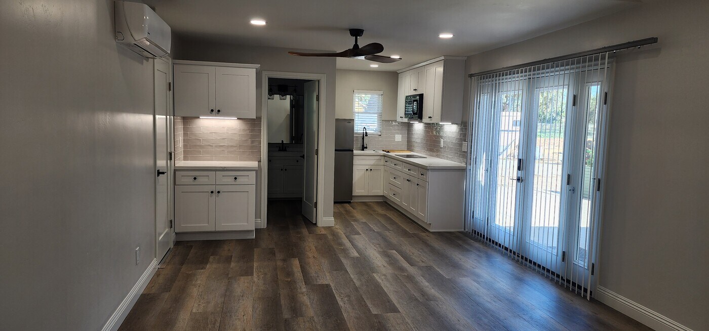 30851 De Portola Rd, Unit Studio in Temecula, CA - Foto de edificio