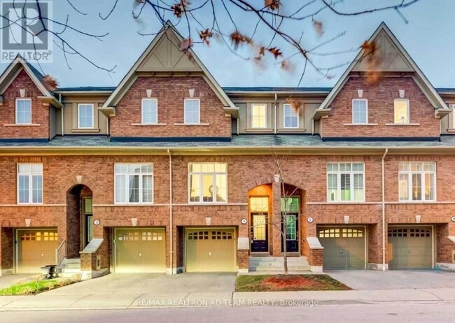 property at 5 Burtonbury Ln