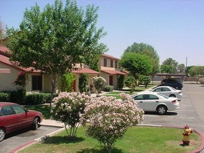 Camelot in Yuma, AZ - Building Photo - Building Photo